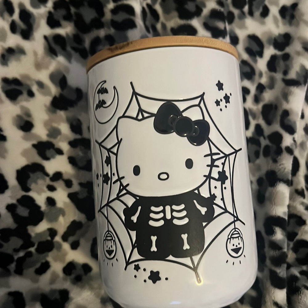 *****BRAND NEW HELLO KITTY HALLOWEEN CANISTER****